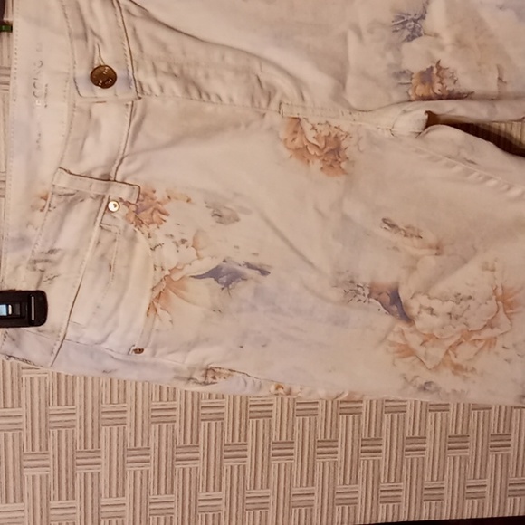 Chico's "Watercolor"the Platinum Jeggings in whitewash - Picture 8 of 8